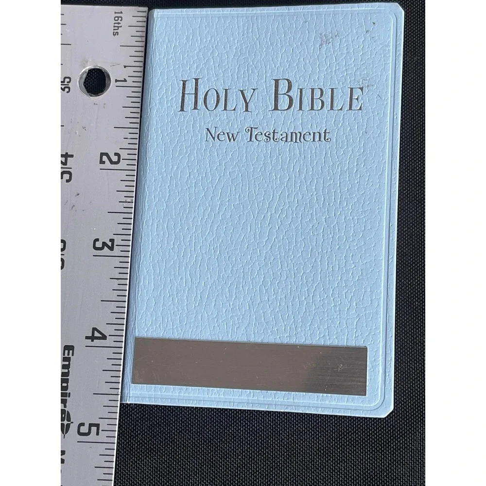 Zondervan NIV Shirt Pocket New Testament Bible White Faux Leather 2011 Compact
